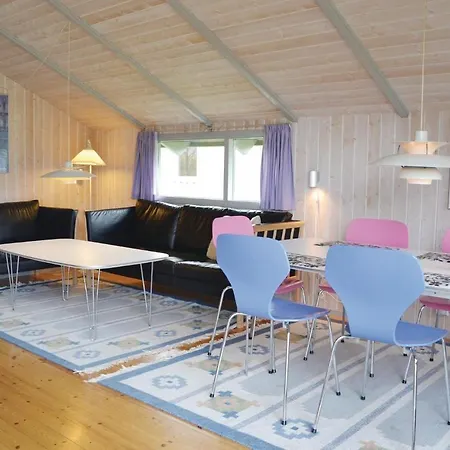 Holiday home In Hyllinge With Wifi *